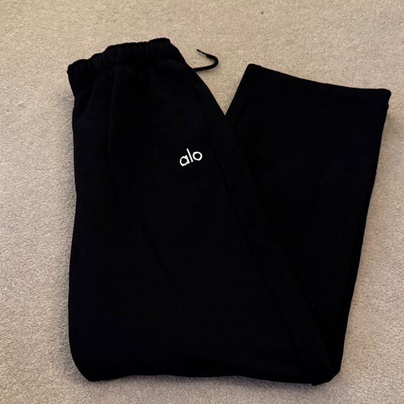 ALO Yoga Black pants - Picture 1 of 5